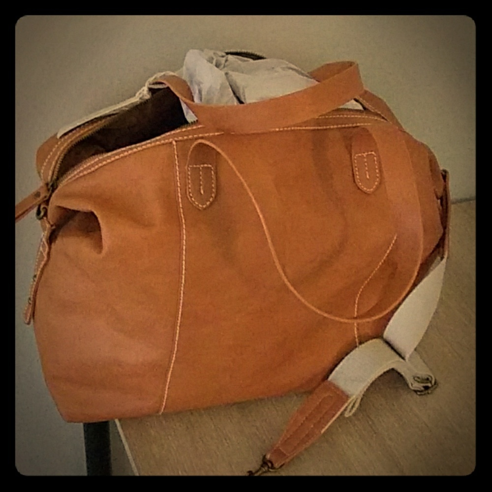 New Faux Leather Unisex Duffel/Tote/Travel Bag